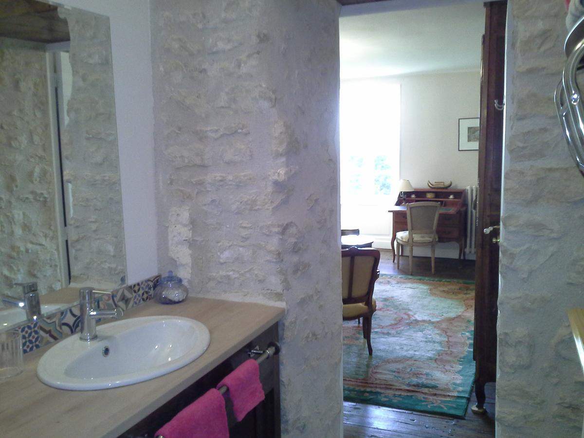 Le Logis De Ruelle Bed & Breakfast Exterior foto